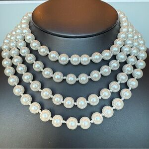 Beautiful White Ivory Glass Faux Pearl Flapper Opeta Length Necklace 30” Drop